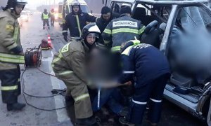 В подмосковном Домодедово микроавтобус врезался в фуру. Погибли шесть человек