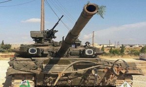 Боевики «Исламского государства» показали захваченный российский танк Т-90
