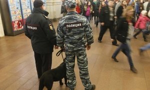 В московском метро футбольные фанаты подрались с мигрантами