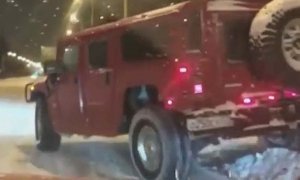 Полиция установила личность водителя автомобиля Hummer, ездившего по газонам МГУ