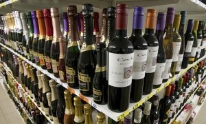Правительству предложили сократить в 2,5 раза число алкогольных магазинов