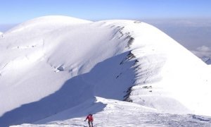 Три российских альпиниста погибли во время покорения пика Ленина в Киргизии