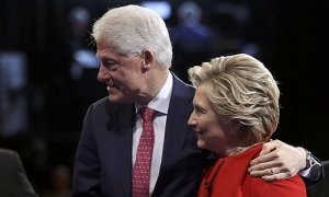 Хиллари Клинтон после поражения на президентских выборах подала на развод