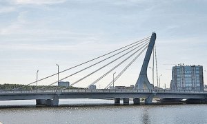 В Петербурге «мост Кадырова» переименовали в «мост снайпера Идрисова»