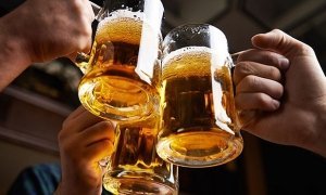 В Новосибирске избирателям за «правильный» голос давали по 3 литра пива