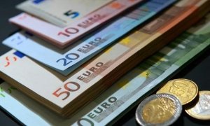 Российские банки из-за санкций ввезли в страну рекордное число наличных евро