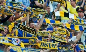 Московская полиция задержала фанатов «Ростова» за «украинские» шарфы