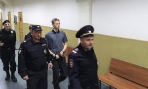 СКР проводит проверку в отношении полицейских, задержавших школьника на акции 12 июня