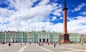 В Санкт-Петербурге телефонные террористы «заминировали» Дворцовую площадь