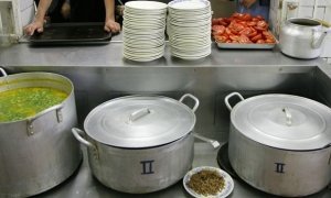 В братской школе №36 с пищевым отравлением слегли 80 учащихся