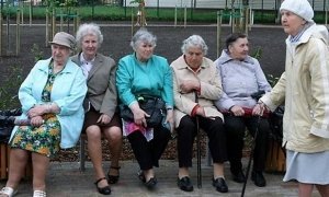 Возраст выхода на пенсию российских женщин повысят до 60, а не до 63 лет  