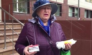В Новосибирске пенсионерка подарила министру мыло и веревку в знак «благодарности» за прибавку в 89 рублей