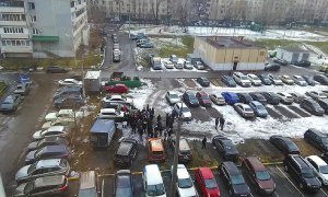 Россиянам без гаража или личного паркоместа могут запретить покупать машины