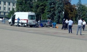 В Белгороде неизвестный мужчина выбросил из машины труп и пытался покончить с собой