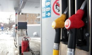 Депутаты просят проверить рост цен на бензин при снижающихся ценах на нефть