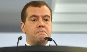 Больше половины россиян остались недовольны переназначением Медведева главой правительства