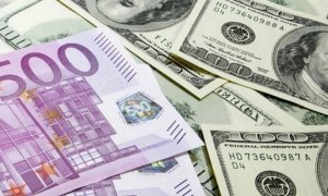 Центробанк снизил официальные курсы доллара и евро на 1,5 рубля