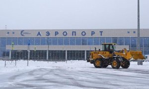В аэропорту Воронежа пассажирский самолет застрял в снегу