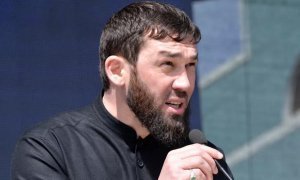 Беглый блогер сообщил об объявленной ему спикером парламента Чечни кровной мести
