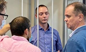Следствие запретило Ивану Сафронову общаться со своим адвокатом Иваном Павловым