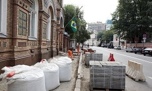 Москва переходит на «осадное» положение. В городе начинается ремонт тротуаров