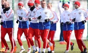 Футболистам сборной России запретили курить кальян и сгонять вес