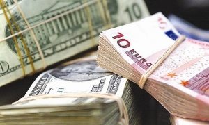 Официальный курс евро опустился ниже 78 рублей