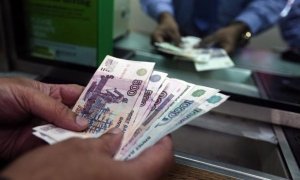 Россияне забрали со своих банковских счетов 500 млрд рублей