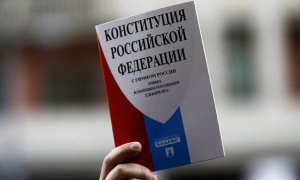 В Кремле призвали не спешить с поправками в Конституцию, которые предложил Володин