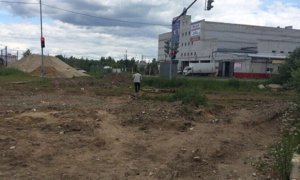 В Ярославле власти установили светофор за 2 млн рублей на пустыре  