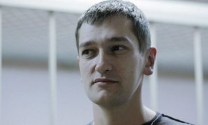Брату Алексея Навального отказали в УДО из-за хлебных крошек на столе