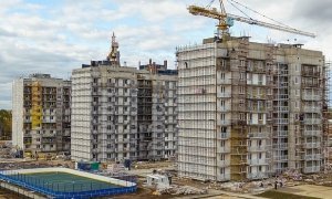 Строители города Циолковский пожаловались на долги по зарплате