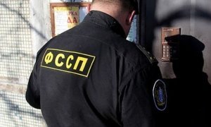 В Кемеровской области должник сжег свой автомобиль на глазах у судебных приставов