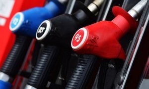 Виновниками стремительного роста цен на бензин назвали трейдеров