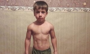 Глава Чечни подарил «Мерседес» 5-летнему ребенку, который отжался 4105 раз  