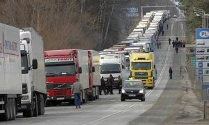 Украинскому грузовому транспорту запретили транзит по территории России
