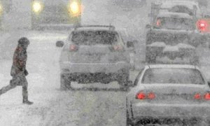 Жителей Москвы предупредили о сильном снегопаде и заносах на дорогах