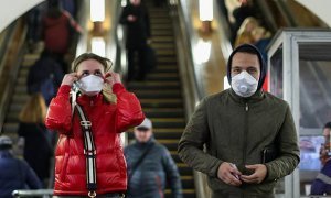 В российских регионах вводят обязательный «масочный» режим для всех граждан