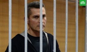 Тверской суд арестовал счета группы «Сумма», а личный самолет Зиявудина Магомедова найти не смогли