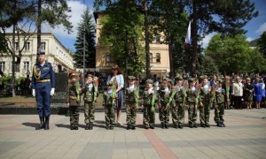 В Пятигорске около 500 детсадовцев вывели на парад в военной форме и с игрушечным оружием