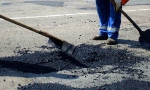 Сенатор Елена Мизулина предложила запретить «ямочный ремонт» дорог