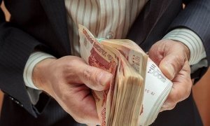 В правительстве опровергли информацию о повышении зарплат чиновников на 38%