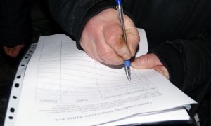 В Бийске работников госпредприятий и студентов организованно свозили в пункты сбора подписей за Путина  