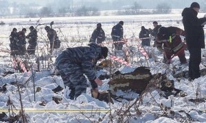 Родственники погибших пассажиров «Саратовских авиалиний» обнаружили фрагменты тел на месте авиакатастрофы