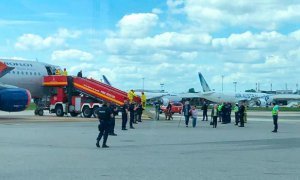 В аэропорту Парижа самолет «Аэрофлота» из Москвы встретила полиция. Всех пассажиров тщательно досмотрели