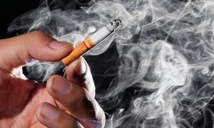 Курящим россиянам продлят рабочий день из-за частых перекуров     