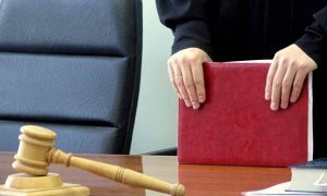 В Астрахани начался закрытый суд над бывшими единороссами, обвиняемыми в педофилии