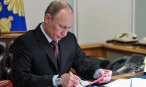 Владимир Путин подписал законы о фейк-ньюс и неуважении к власти