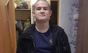 Россияне просят оправдать расстрелявшего сослуживцев солдата и собирают деньги на адвоката