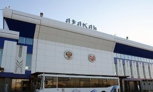 Бизнесмену из Хакасии грозит 15 суток ареста за пьяный дебош на борту самолета
